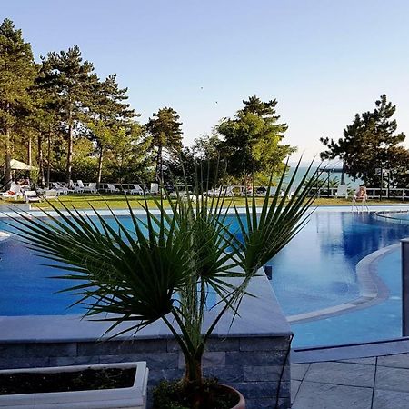 Blue Bay Sea View Apartment Pomorie Ngoại thất bức ảnh